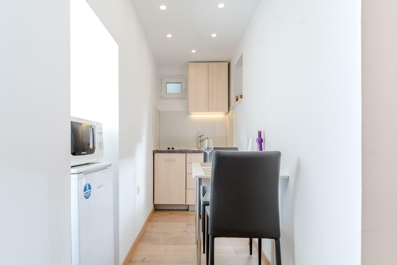 2 Apartmans "Metro" And "Gum" Apartment Split Bagian luar foto