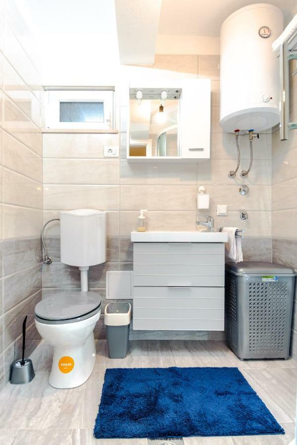 2 Apartmans "Metro" And "Gum" Apartment Split Bagian luar foto