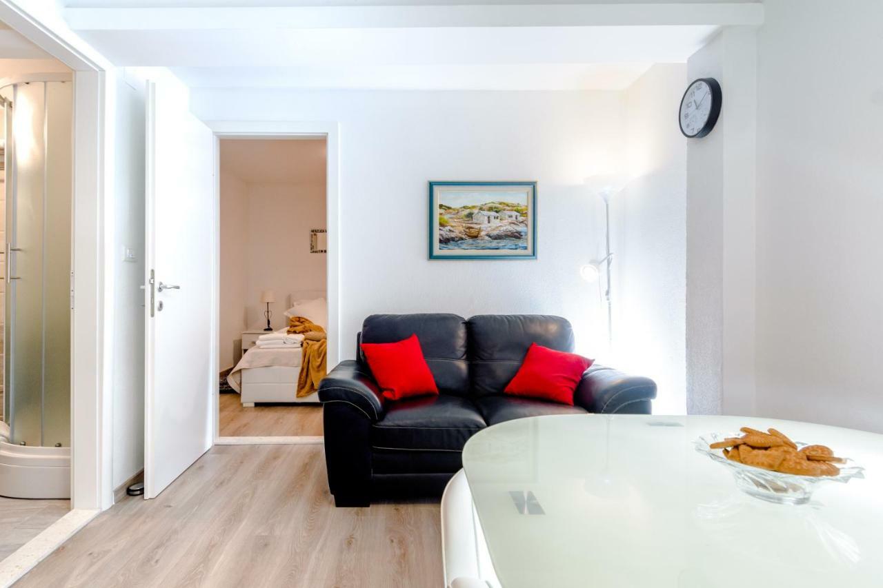 2 Apartmans "Metro" And "Gum" Apartment Split Bagian luar foto