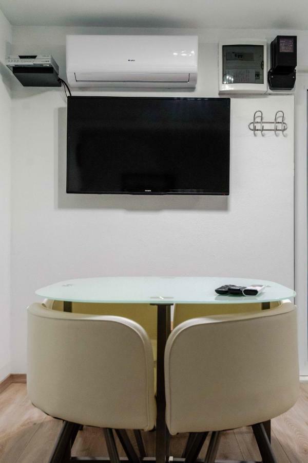 2 Apartmans "Metro" And "Gum" Apartment Split Bagian luar foto